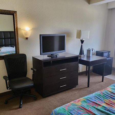 Metro Inn & Suites Jacksonville Bagian luar foto