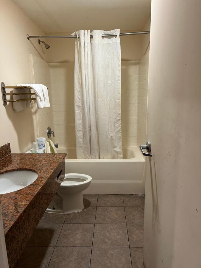 Metro Inn & Suites Jacksonville Bagian luar foto