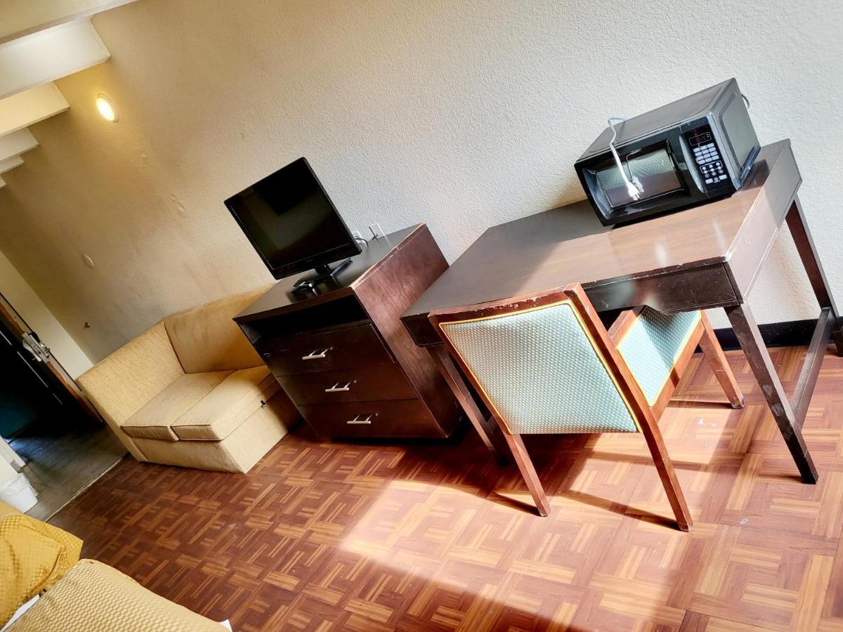 Metro Inn & Suites Jacksonville Bagian luar foto