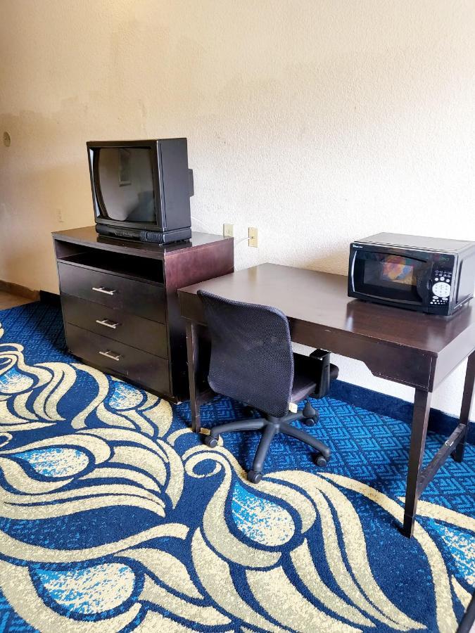 Metro Inn & Suites Jacksonville Bagian luar foto