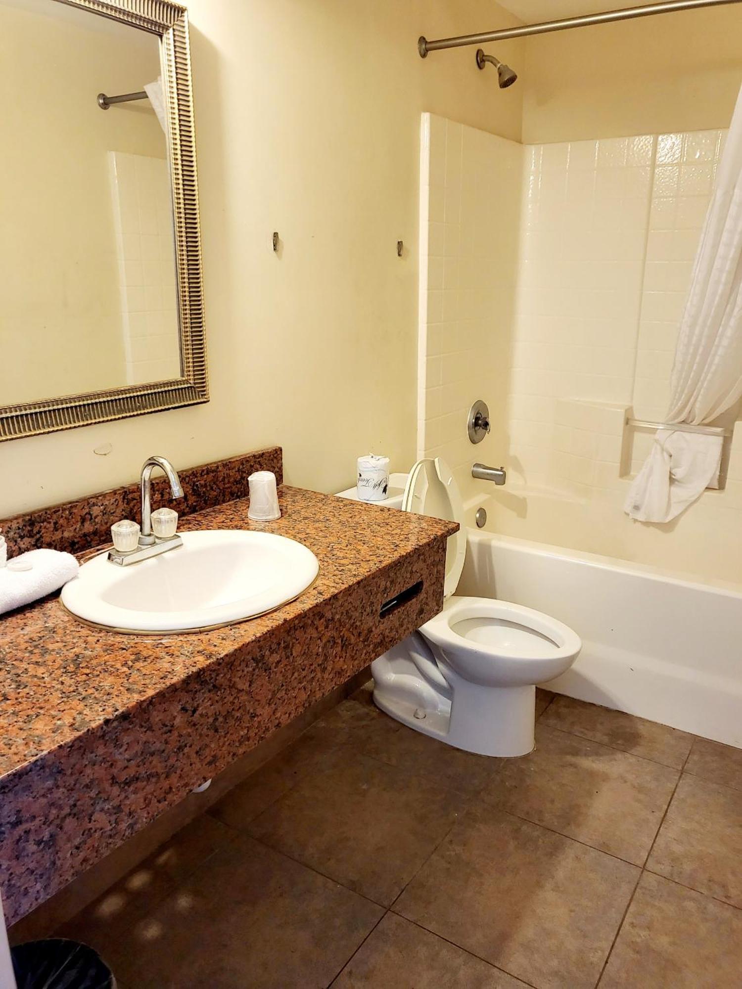 Metro Inn & Suites Jacksonville Bagian luar foto